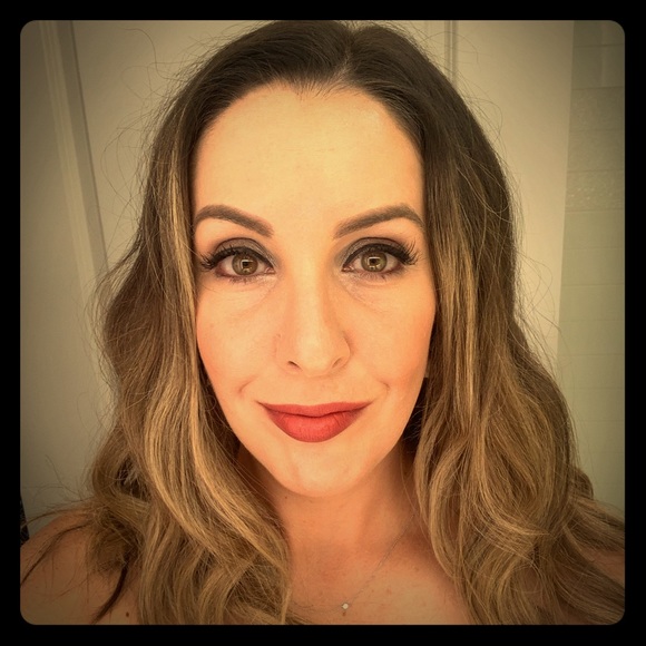 Meet your Posher, Whitney - Picture 1 of 1